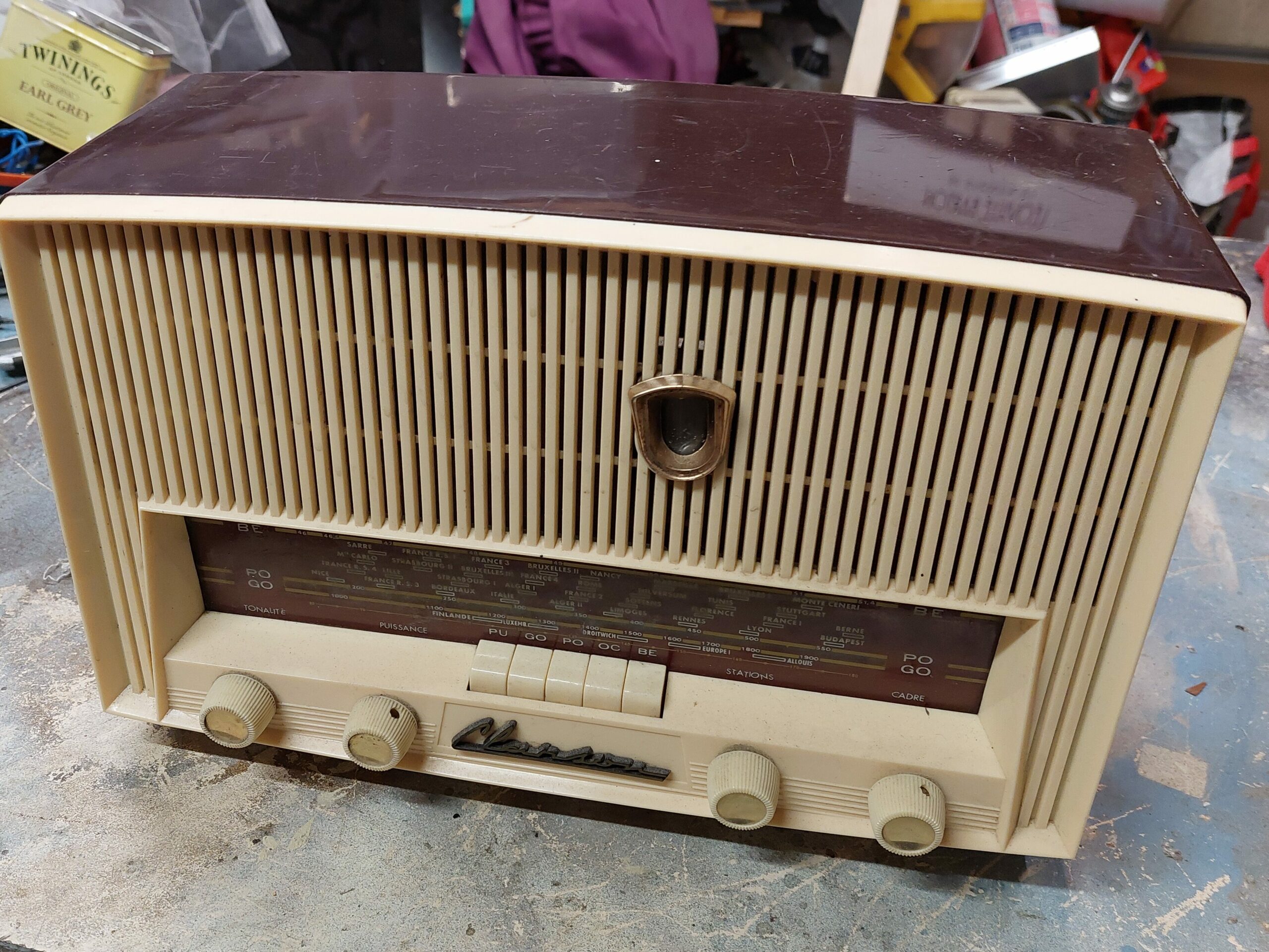 Vidéos de restauration de radios anciennes : Clarson Echo 55